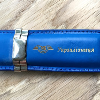 Гравировка на коже кожзаме гравировка на флешке